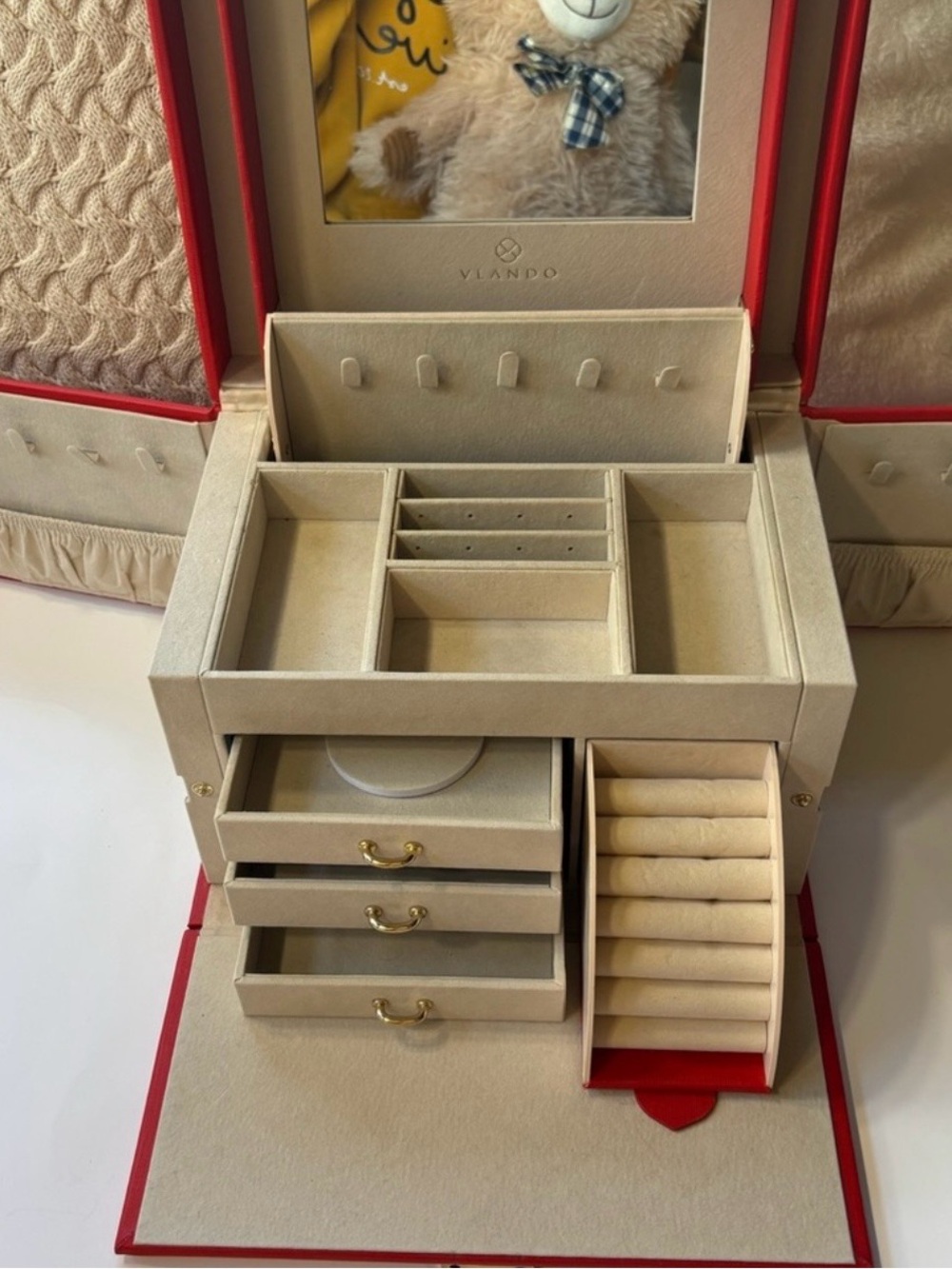 Vlando travel Jewelry Organizer Box